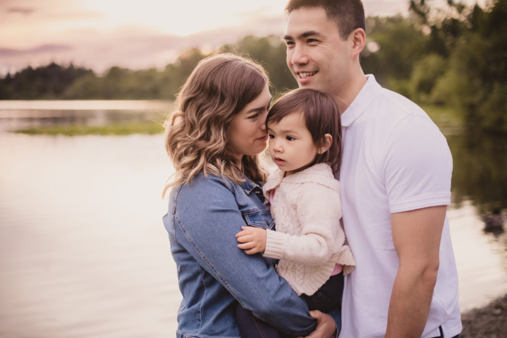 Deer Lake family photo session in spring