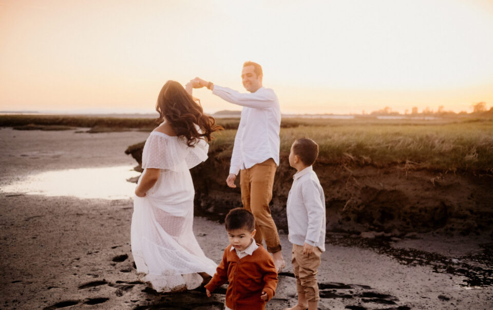 Mud Bay Surrey Family Photo Session